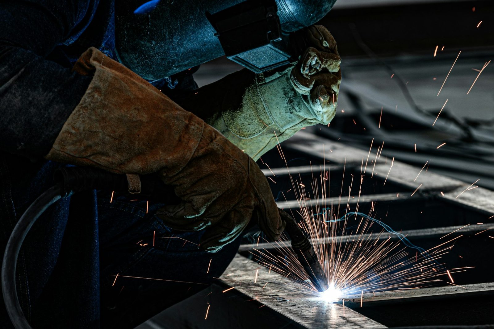 Welding a gallery splice connection